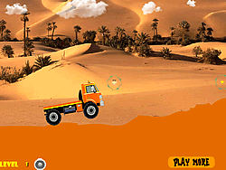 Carrera de camiones en el desierto