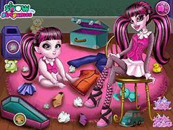 Draculaura Baby Care