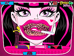 Draculaura's Teeth Makeover