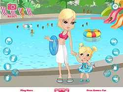Мать и дочь в аквапарке